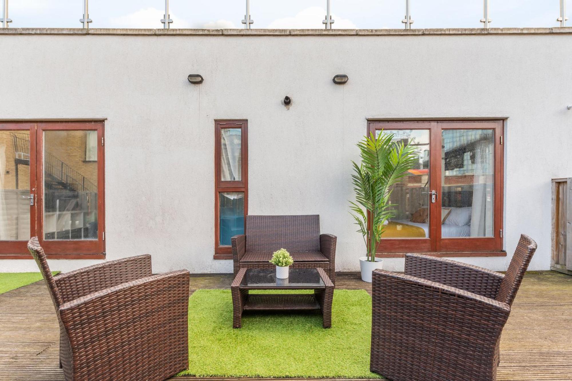 London Waterloo Apartment With Large Private Terrace - View Of The London Eye - 1 Bedroom 1 Bath Extérieur photo